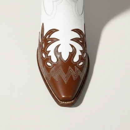 PEARLA Botas Vaqueras Para Mujer - Yehaw | Cafe/Blanco